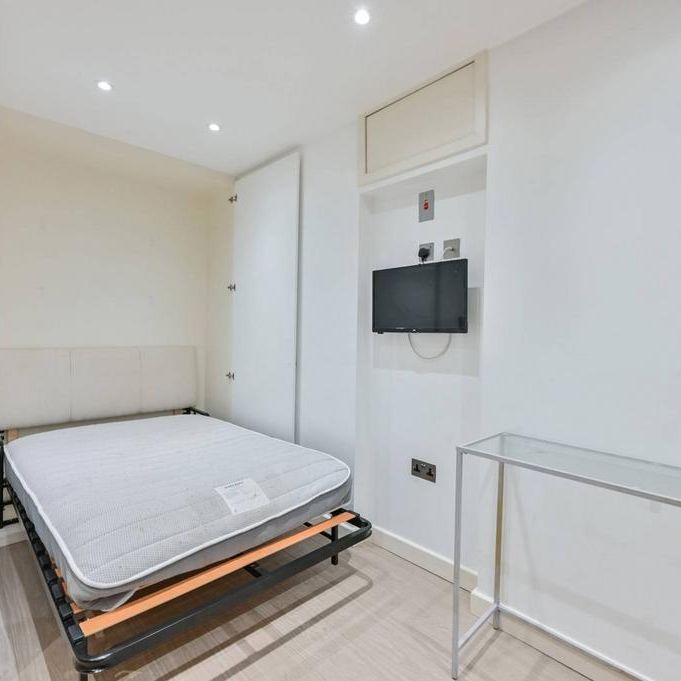 Studio to rent - Photo 1