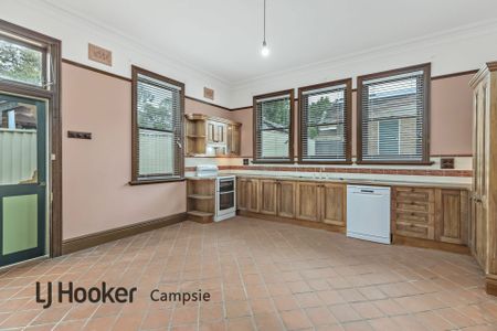 Tranquil Family Oasis in Prized Local - Photo 4