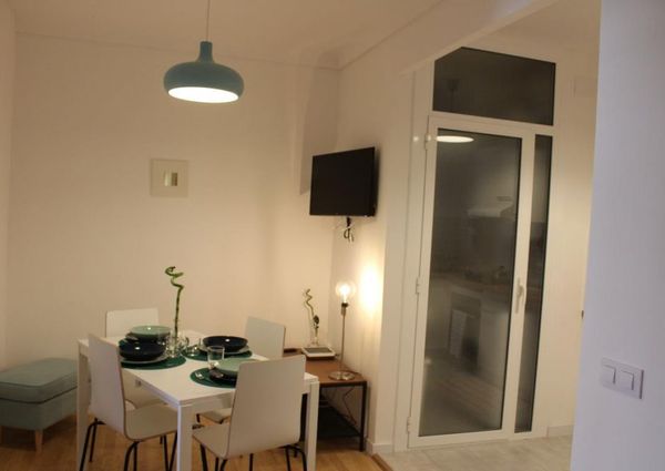 Large room in Roger de Flor street