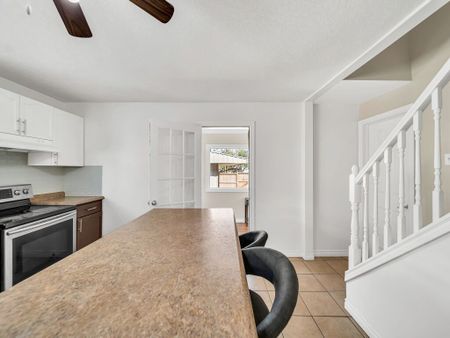 For Lease - 65 Moore Street, St. Thomas, Ontario - Photo 3