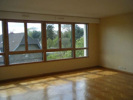 Location Appartement 4 pièces 93m² BESANCON 25000 - Photo 2