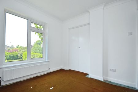 Flat to rent - Oldfield Close, Bromley, BR1 - Photo 4