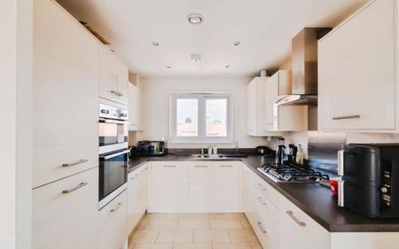 If you are looking for a modern, two bedroom flat to rent in Frenchay with allocated parking, then this could be the property for you. Please contact us for more information….. - Photo 3