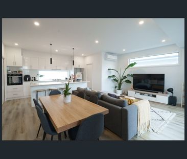 Inviting modern living - Photo 2