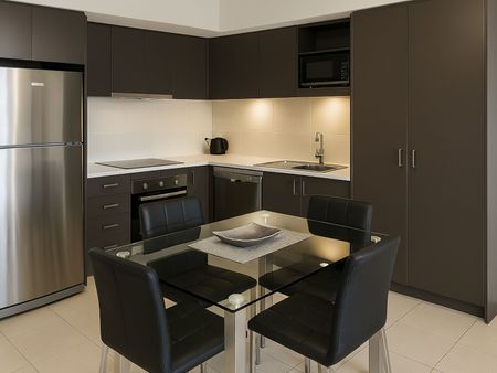 Executive Living ! - Photo 5