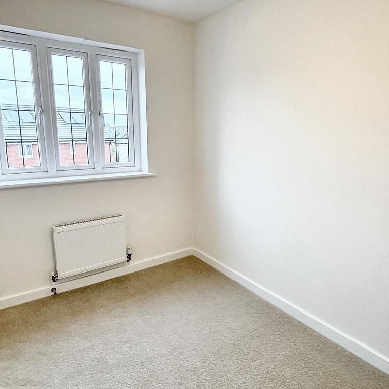 3 bedroom semi-detached house to rent - Photo 1