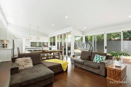 Meticulously renovated and immaculately kept - Photo 4