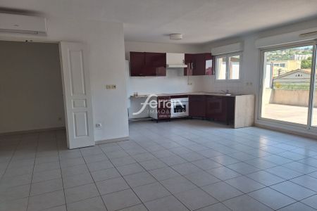 Location Appartement 3 pièces 70m² DRAGUIGNAN 83300 - Photo 2