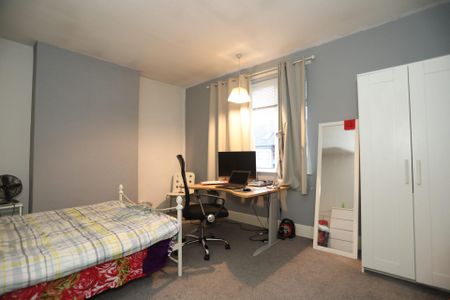 Thurlow Road (3 bed) - Photo 5