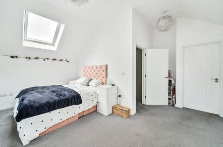 3 bedroom semi-detached house to rent - Photo 4