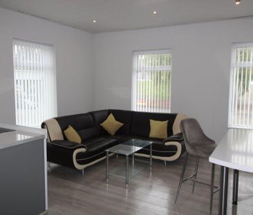 1 bedroom in a flat share to rent - Photo 3
