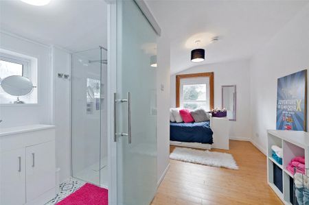 4 bedroom semi-detached house to rent - Photo 5