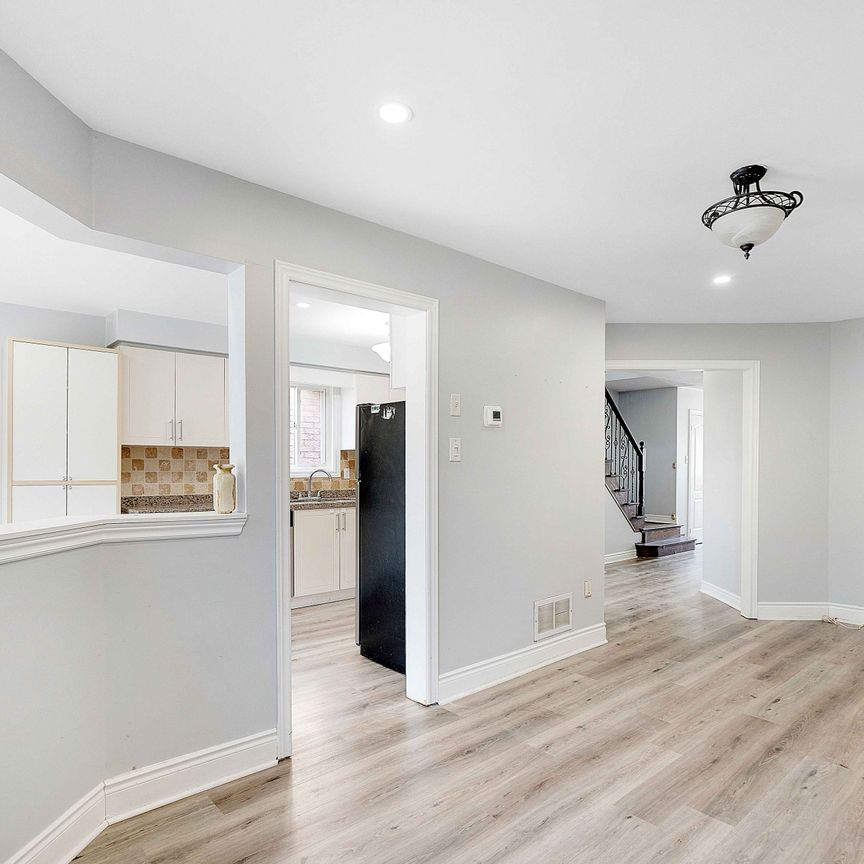For Lease - 3893 Manatee Way Unit# Upper, Mississauga, Ontario - Photo 1
