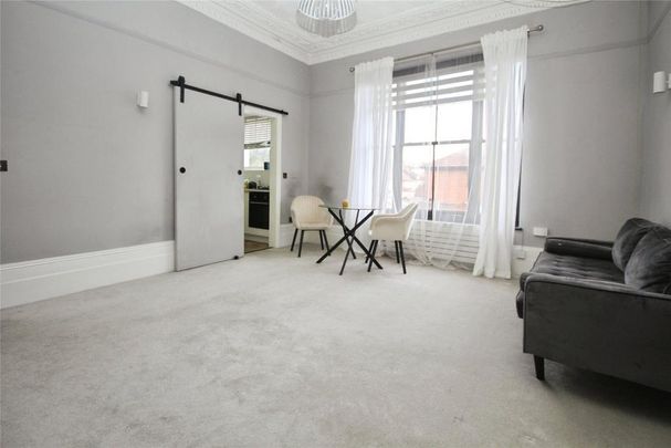 Studio to rent - Photo 1