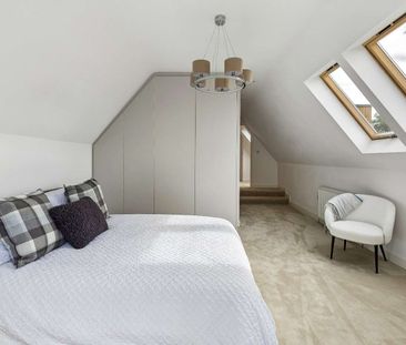 A beautifully converted detached barn-style home in a peaceful rura... - Photo 4