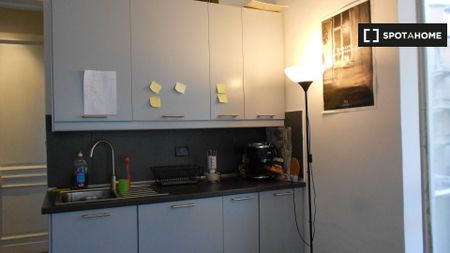 turin, Piedmont 10124 - Photo 3