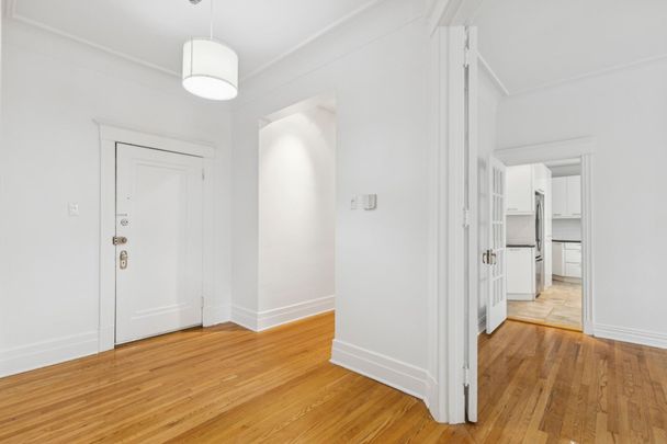 2090 Rue Sherbrooke O., Montréal (Ville-Marie), QC H3H - Photo 1