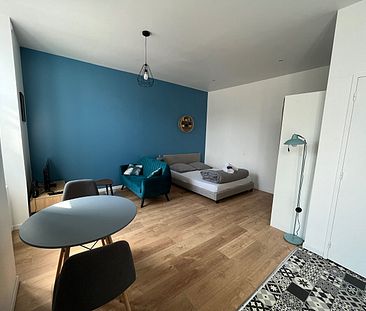 Studio refait à neuf et meublé CHATEAUCREUX rue francois albert - Photo 2