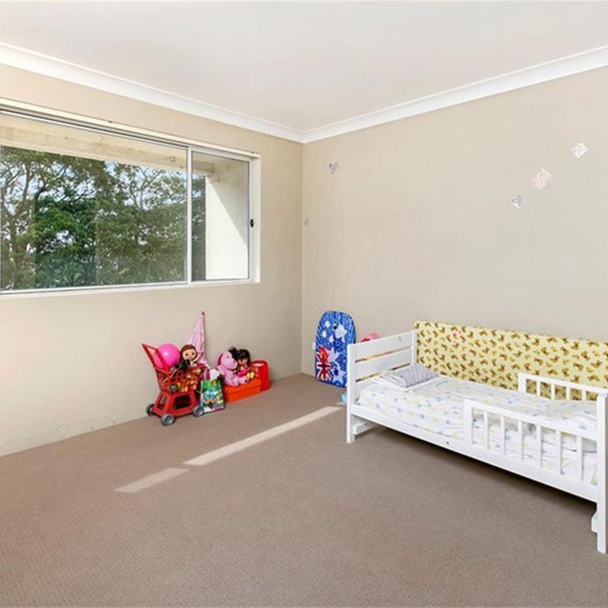 Spacious One Bedroom centrally located - Photo 1