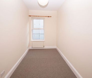 A 1 Bedroom Flat in Fairview GL52 2JU - Photo 1