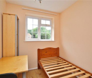 4 bedroom semi-detached house to rent - Photo 4