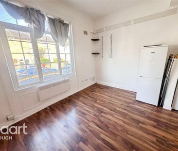 Studio to rent - Photo 5