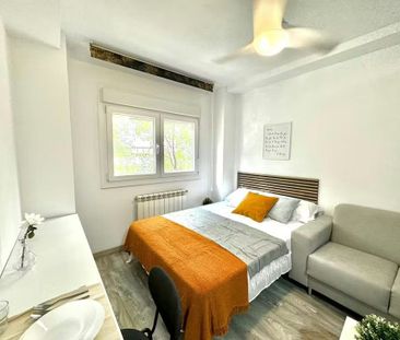 Calle de San Serapio, Madrid, Community of Madrid 28026 - Photo 5