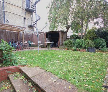 1 bedroom in a house share to rent - Photo 2