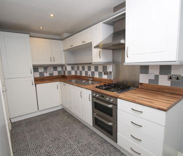 4 bedroom townhouse to rent - Photo 6