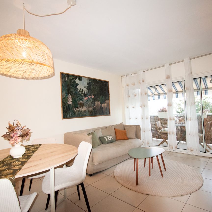 Location Appartement 4 pièces 70m² ST DENIS 97400 - Photo 1