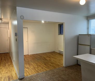 2 1/2 - Metro Concorde - Photo 2