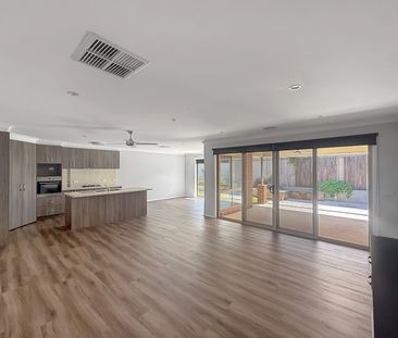 Comfortable Living in Castle Verde Rise Estate - Photo 6