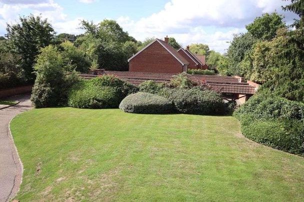 Kavanaghs Road, Brentwood, CM14 - Photo 1