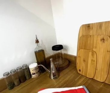 Maison de ville 3 pièces meublée en centre historique - Photo 3