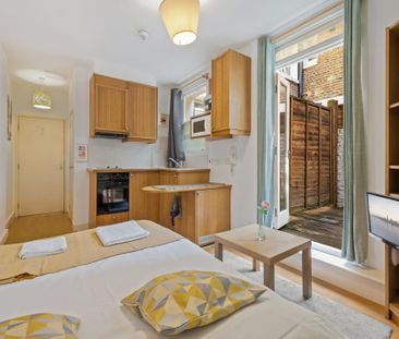 Flat 12 Fairholme Road, West Kensington W14 9JZ - Photo 4