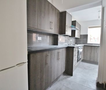 3 bedroom Terraced for rent - Photo 6