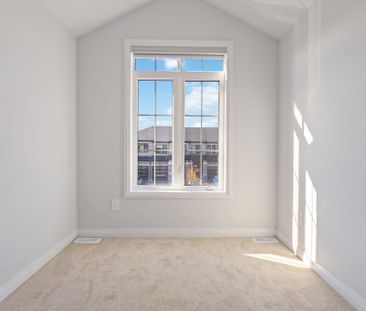 For Lease - 34 Keenan Street, Kawartha Lakes, Ontario - Photo 3