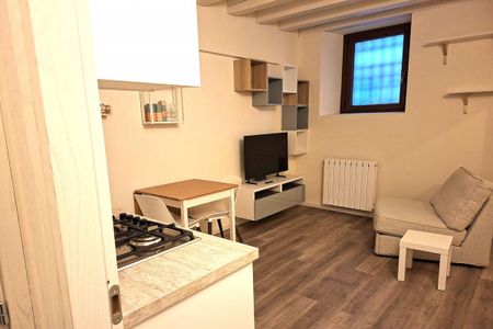 Verona, Veronetta - bilocale in affitto transitorio - Photo 4