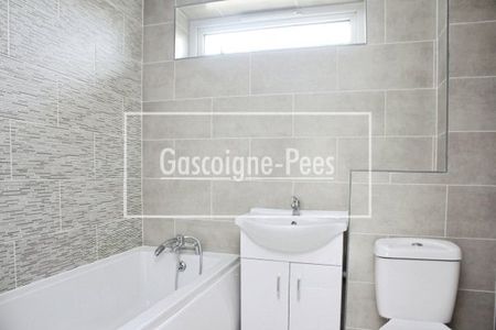 Goldsworth Park, Woking, GU21 - Photo 4