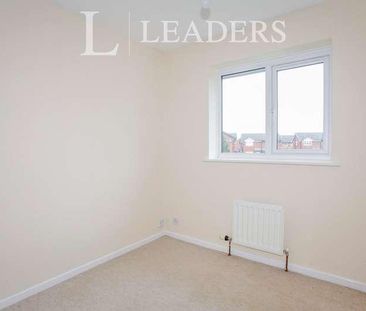 Sandhurst Avenue, Wistaston, Crewe, CW2 - Photo 5