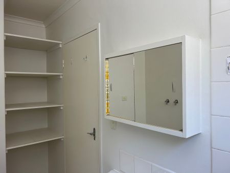 LOW MAINTENANCE LIVING IN A SOUGHT-AFTER CLIFTON HILL LOCATION - Photo 4