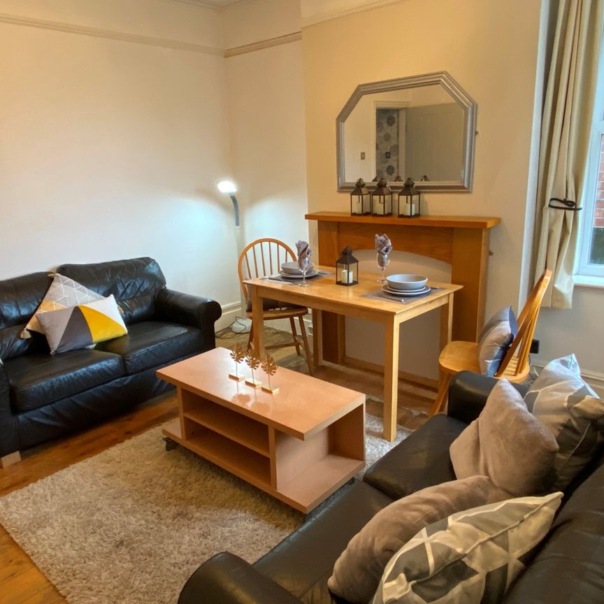 4 Bed Semi-Detached House, Earlsdon Avenue North, CV5 - Photo 1