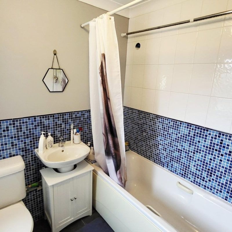 Harris Close - Photo 1