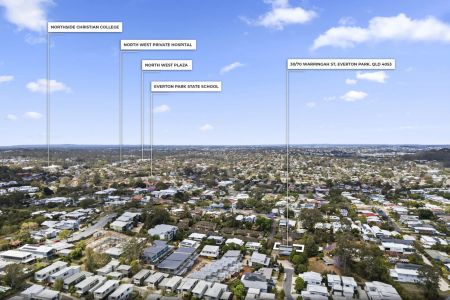 Stylish Townhouse with Exceptional Outdoor Living - Photo 3