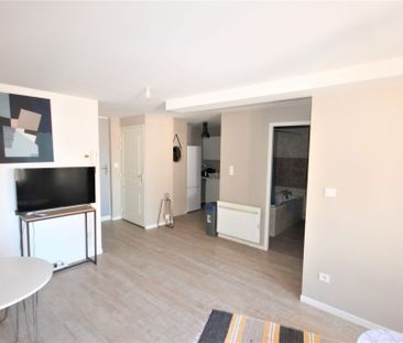 Location Appartement 2 pièces 43m² NEUVILLE SUR SAONE 69250 - Photo 2