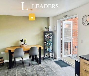 3 bedroom detached house to rent - Photo 4