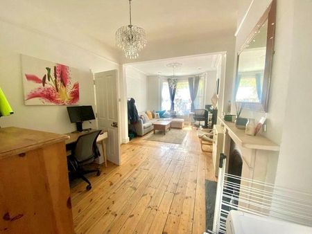 4 bedroom house to rent - Photo 2