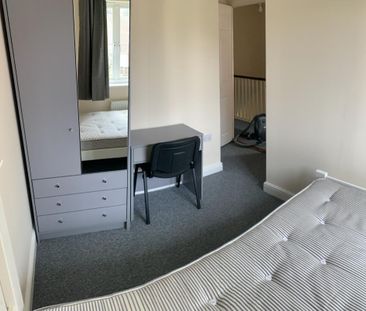 4 bedroom house to rent - Photo 3