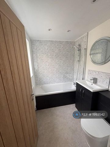 2 bedroom terraced house to rent - Photo 5