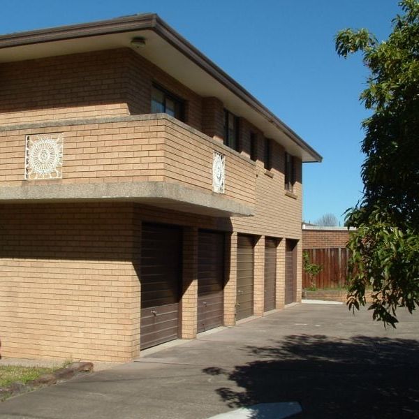 Renovated 2 bedroom unit - Photo 1